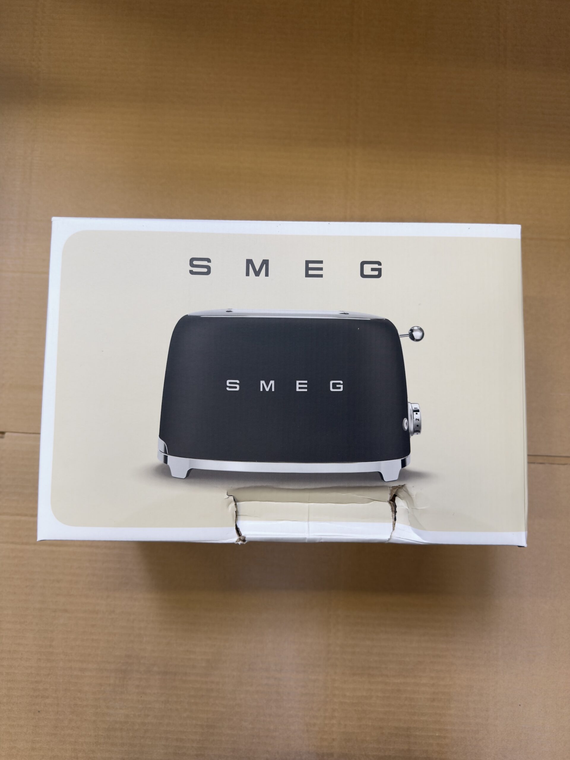 Smeg TSF01BLMEU 2-viipaleen leivänpaahdin, mattamusta